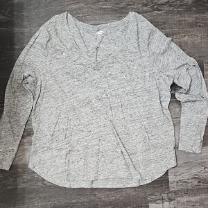 Old Navy Heathered Gray Women's Everywear Long Sleeve V-Neck Top